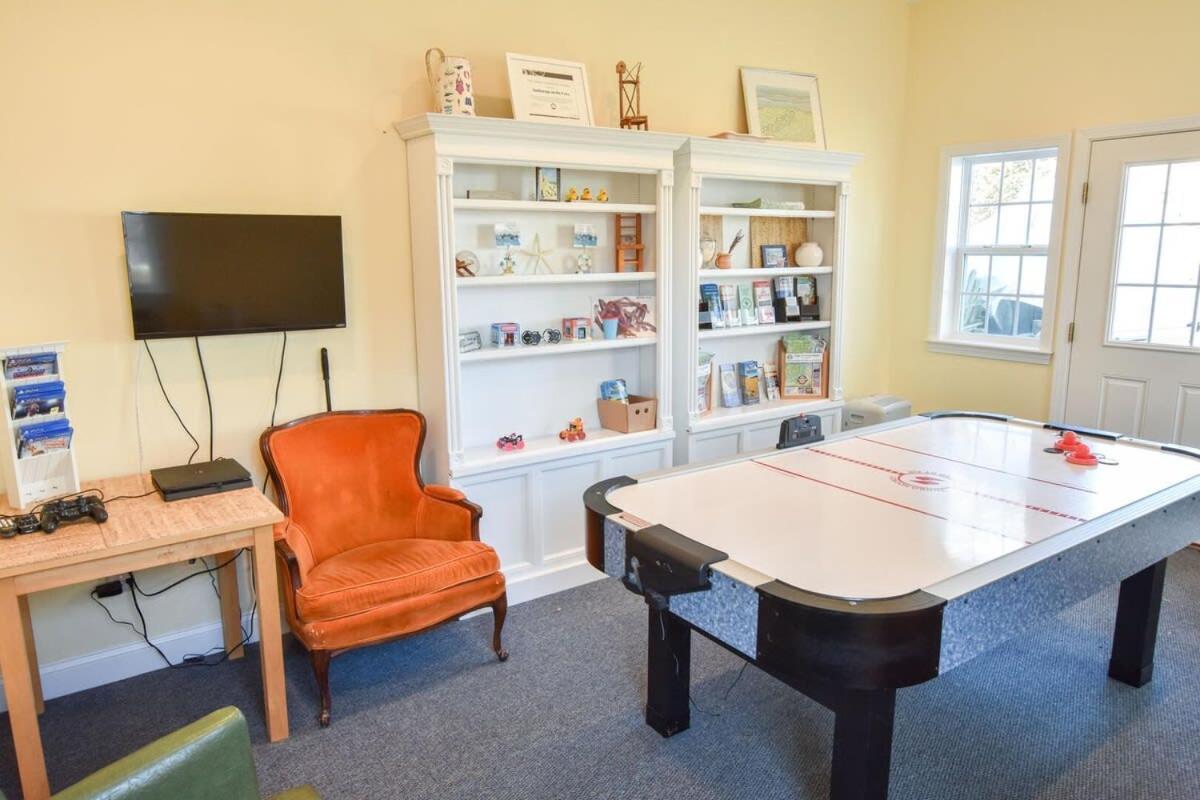 Waterfront With Amazing Views Dog Friendly Holiday home *
