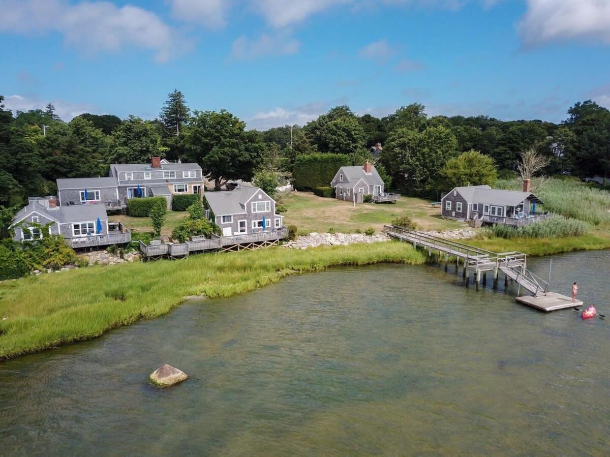 Waterfront With Amazing Views Dog Friendly Holiday home *